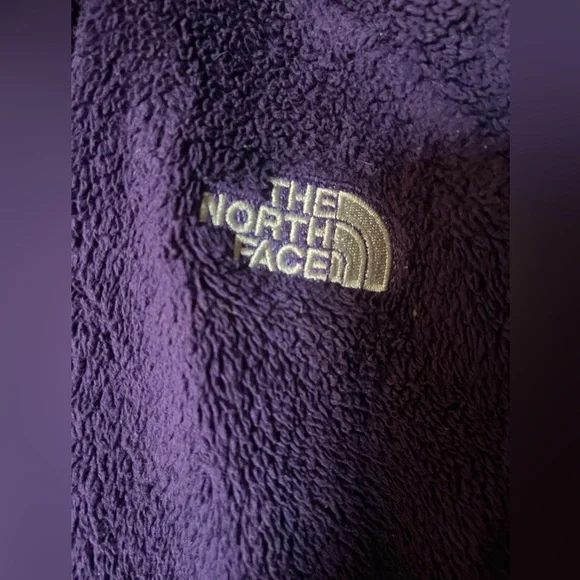 Women’s North Face fleece. Royal purple. Size medium. In great condition! - Picture 3 of 4